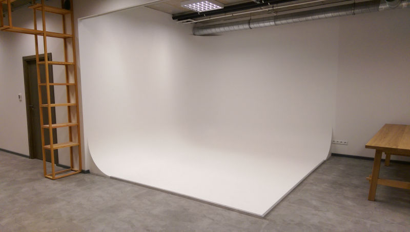 Rundhorizont für Packhelp